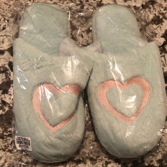 Heart Slippers - Picture 2 of 3